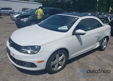 2012 Volkswagen Eos Lux/Executive z USA, uszkodzony, nr VIN WVWFW7AH5CV010228